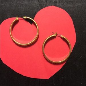 Simple hoop earrings